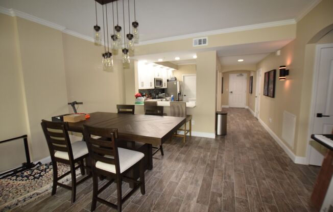 2 beds, 2.5 baths, $2,600, Unit Unit 314