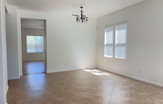 West Roseville 2100sqft, 3 Bedroom (office/den) 3 Car Garage, Single story, Open Floor Plan, fireplace,  close to schools and shopping