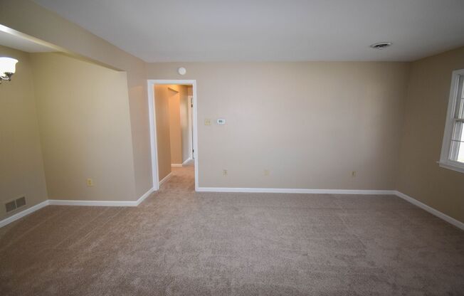 3 beds, 1.5 baths, $1,000, Unit Apt D