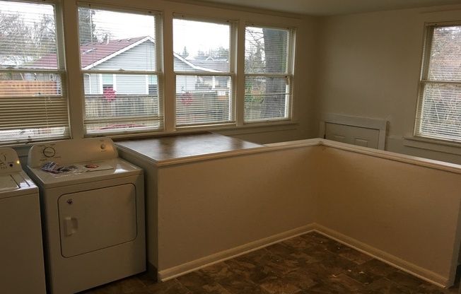 4 beds, 1 bath, $2,195