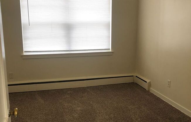 1 bed, 1 bath, 580 sqft, $625, Unit 1300-1311