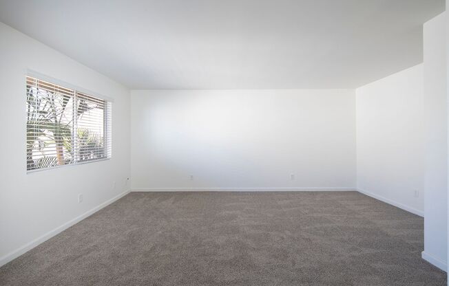 *OPEN HOUSE: 6/28 9:30-10:30AM* 2BR in Normal Heights with Parking