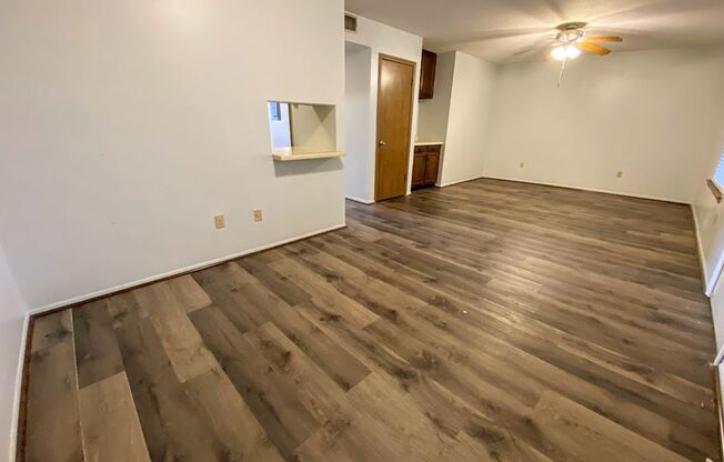 2 beds, 1 bath, 850 sqft, $800, Unit A9