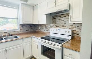 830 W Beacon Rd