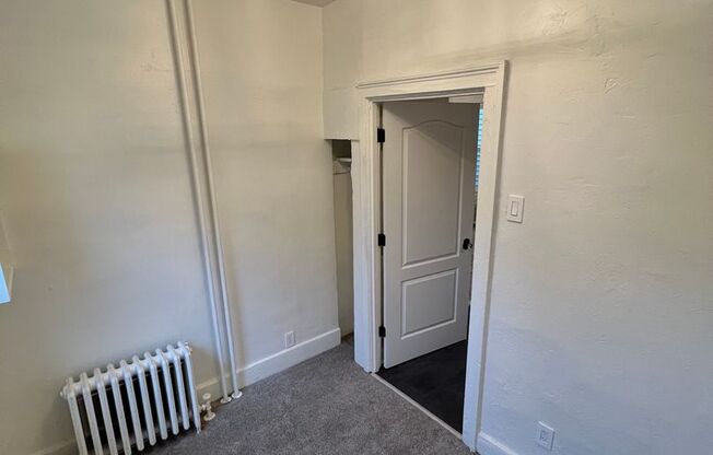 2 beds, 1 bath, 2 sqft, $1,550, Unit 1531 N Jackson St Lower