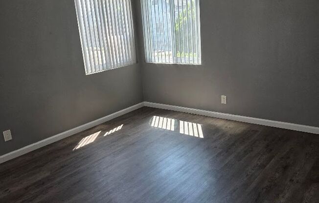 West University Ave. (13 unit)