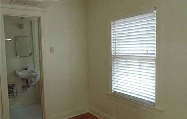 1 bed, 1 bath, $849, Unit UNIT J