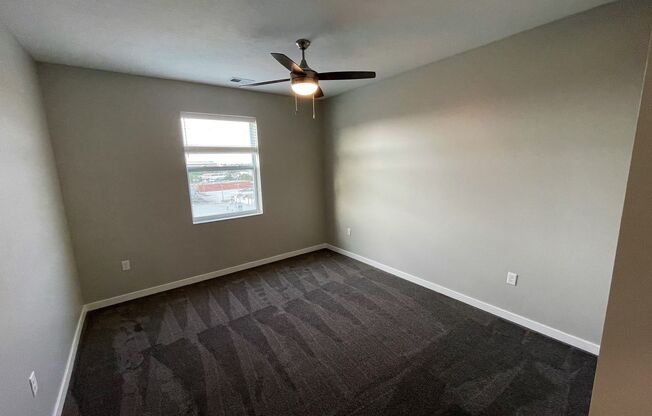 2 beds, 2 baths, 956 sqft, $1,595, Unit 524