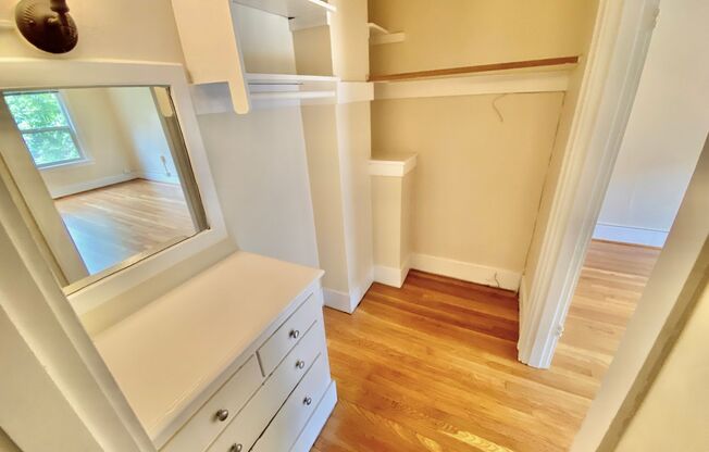 Studio, 1 bath, 437 sqft, $1,395, Unit 308