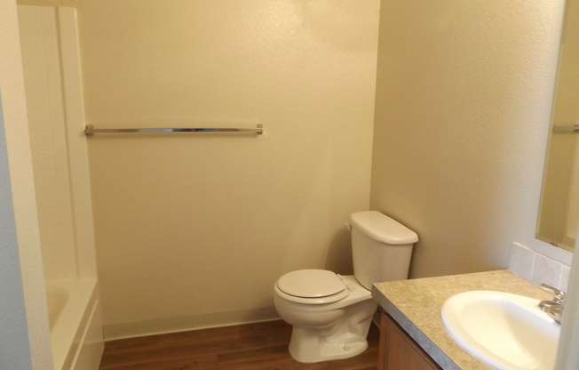 2 beds, 2 baths, $1,400