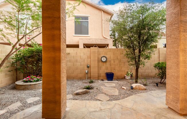 4 beds, 2.5 baths, $2,200, Unit #1171
