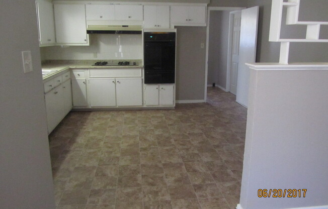 Amazing 3-bed 2-bath Rental in Midwest City - Oklahoma City