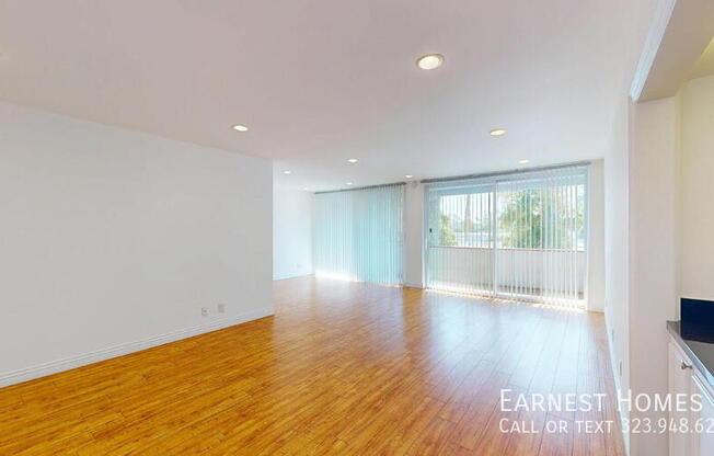 4915 TYRONE AVE