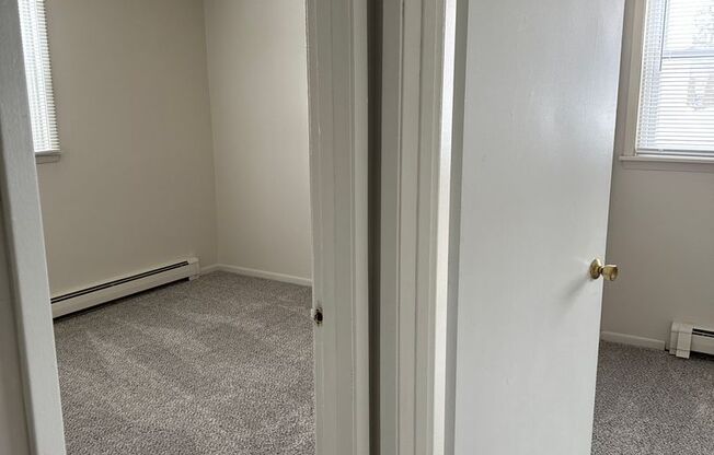 2 beds, 1 bath, 564 sqft, $895, Unit 0016