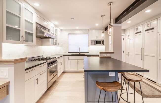 One-Of-A-Kind, Completely Remodeled 2 Bed 2 Bath Condo in Downtown Palo Alto