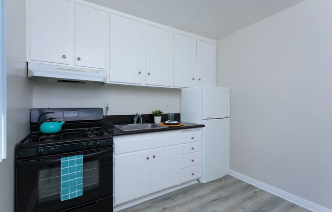 Studio, 1 bath, 444 sqft, $1,525, Unit 02
