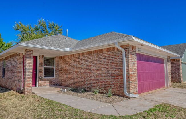 New Construction in Varenna Landing! Storm shelter and lawn care included!