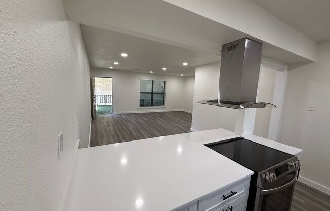 Look and Lease special for $1199!