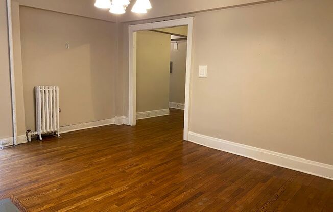 2 beds, 1 bath, $1,695, Unit 5806 Howe - 4