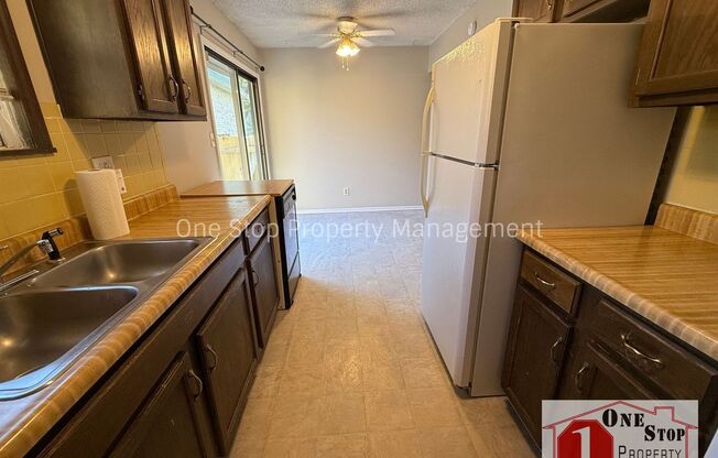 3 beds, 2 baths, $1,350