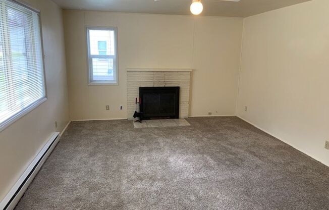 2 beds, 1 bath, 950 sqft, $1,750, Unit 5445