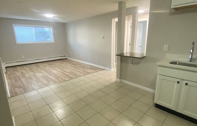 2 beds, 1 bath, 850 sqft, $2,095, Unit 148-7