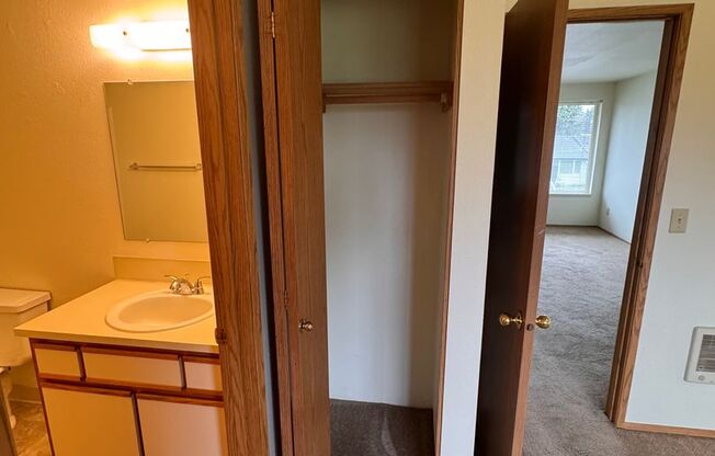 1 bed, 1 bath, 725 sqft, $1,095, Unit 3679F