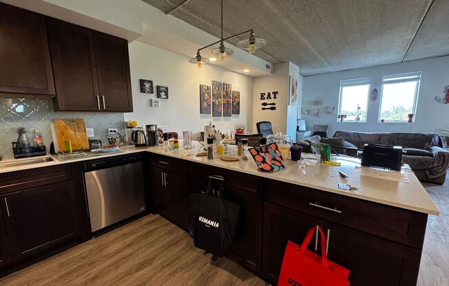 2 beds, 1 bath, 978 sqft, $2,250, Unit 509