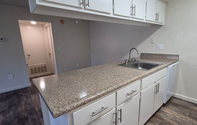 1 bed, 1 bath, 720 sqft, $1,500, Unit 53