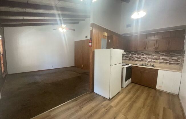 Willow Creek Apartments (201 Audubon Dr)