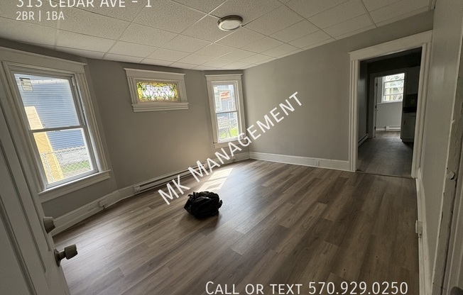 313 CEDAR AVE