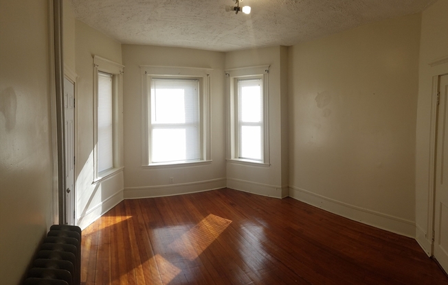 2 beds, 1 bath, $2,150, Unit 1