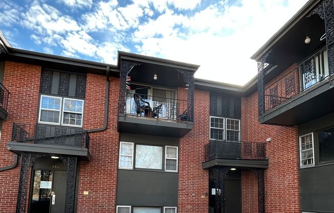 Rue Charles Apartments (4311 Charles St.)