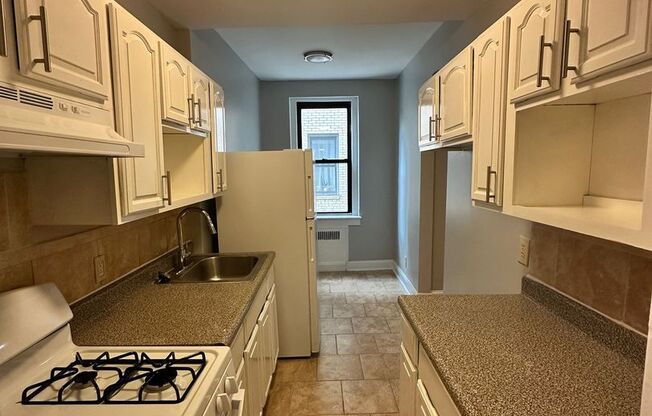 1 bed, 1 bath, 750 sqft, $1,725, Unit Apt 3P