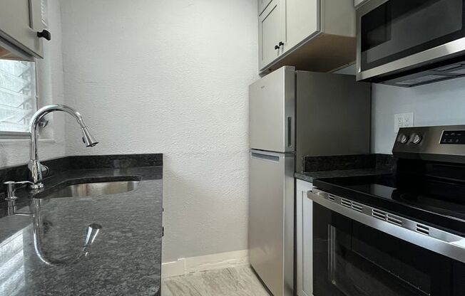 50 W Boyer St