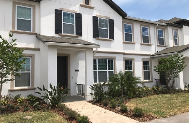 3 bedroom and 2 bathrooms townhome