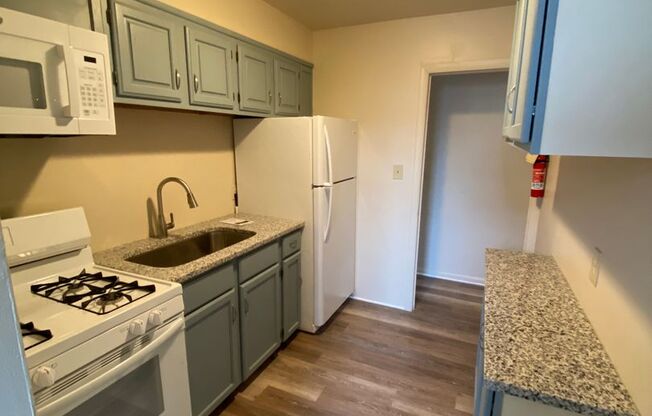 2 beds, 1.5 baths, $1,395, Unit Unit 105