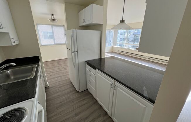 2 beds, 1 bath, 980 sqft, $2,595, Unit C-308