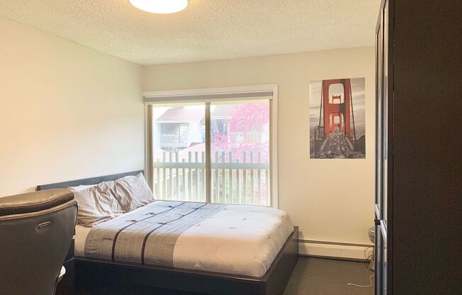 2 beds, 1 bath, $2,100