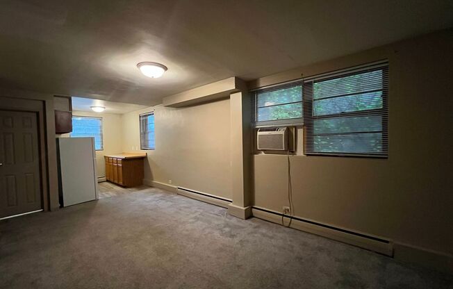 Studio, 1 bath, 314 sqft, $830, Unit 7