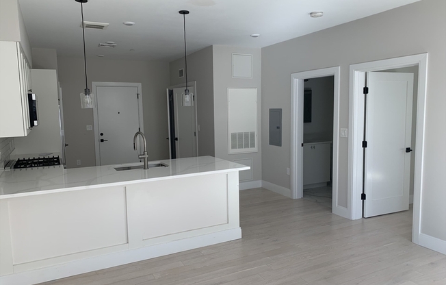1 bed, 1 bath, 700 sqft, $3,425, Unit 306