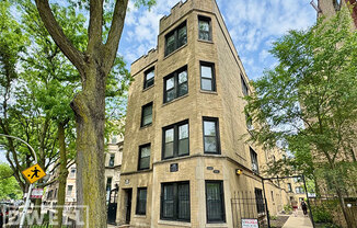 646 W Roscoe St