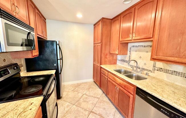 5025 Collwood Way Unit 15
