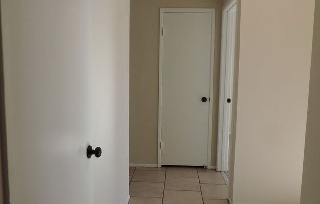 MG11-1036-1038 Dodge Drive