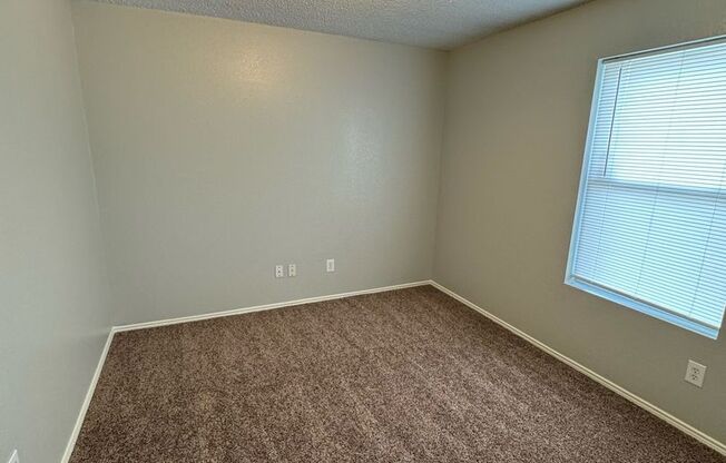 SpacIous Terrell Home!   Move in ready