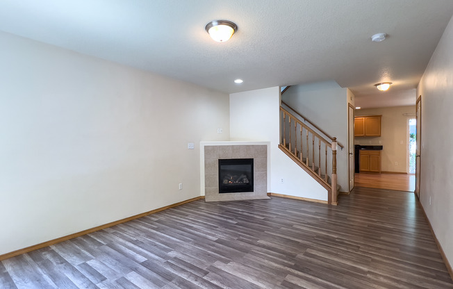 Fabulous 4 Bedroom 2.5 bath house on Private Street End Cul-De-Sac in the Powellhurst-Gilbert Neighborhood-SE Portland!