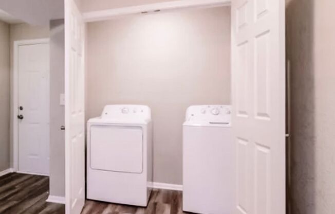 1 bed, 1 bath, 705 sqft, $1,225, Unit 2057