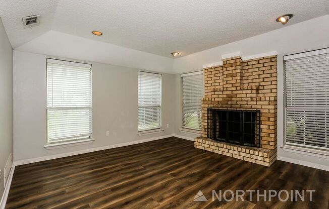4110 RUSTIC LN