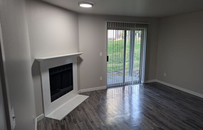 1 bed, 1 bath, 677 sqft, $1,640, Unit J204