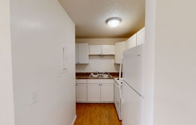 2 beds, 1 bath, 650 sqft, $725, Unit Unit 1